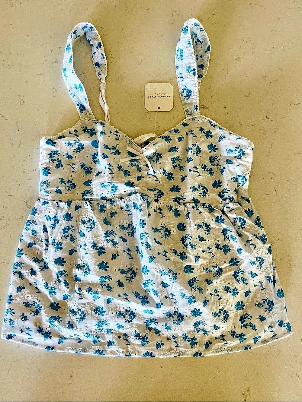 Alter’d Stare Floral Tank in White & Blue Size L NWT